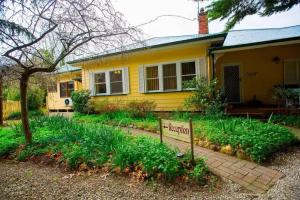 Carawatha Gardens, Bright