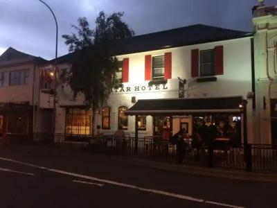 Star Bar Cafe &
