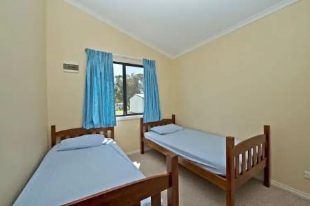 Acclaim Rose Gardens Beachside Holiday Park - 78