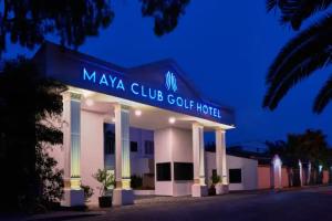 Maya Golf Hotel, Side