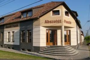 Abszolut Hotel es Panzio, Nyirbator