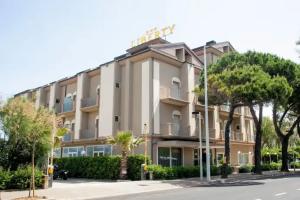 Hotel Liberty Beach - Private Beach included, Riccione
