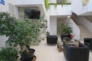 Hotel Ballet School, Kambelovac