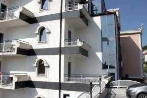 Hotel Bavaria - First Library Hotel