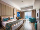 Deluxe room with land view
