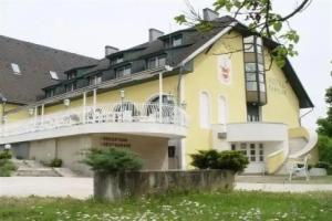 Hotel Familia, Zamardi