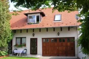 Dombai Apartman, Vac