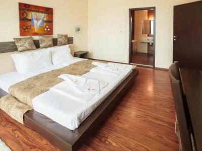 Babylon - Free Parking - 31