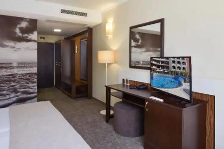 Nobel Ultra All Inclusive - FREE Beach Access - 62