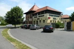 Vadasz Panzio es Etterem, Szombathely