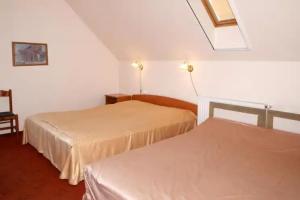 Pihenokereszt Panzio, Sopron