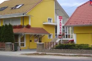 Szieszta Panzio, Sarvar