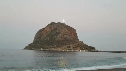 The Flower Of Monemvasia - 16