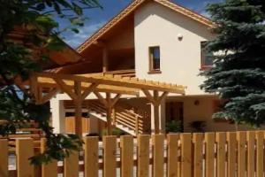Family Panzio es Apartman Hazak, Lipot