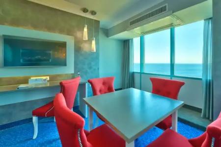 International Casino & Tower Suites - 80