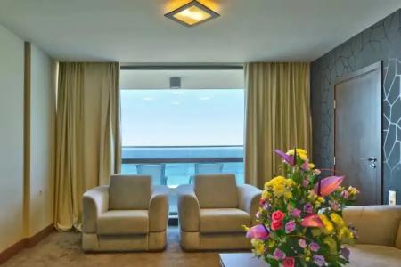 International Casino & Tower Suites - 72