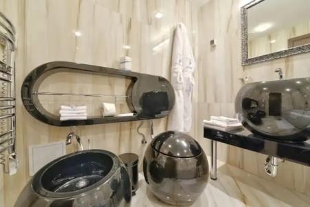 International Casino & Tower Suites - 99