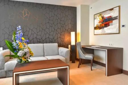 International Casino & Tower Suites - 75