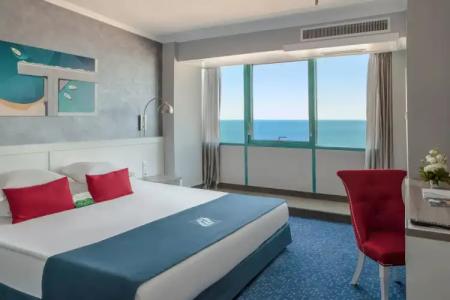 International Casino & Tower Suites - 77