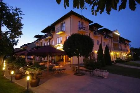 Xavin Wellness & Restaurant - 21