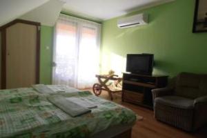 Gal Apartmanhaz, Harkany