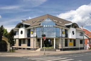 Hotel Kalvaria, Gyor