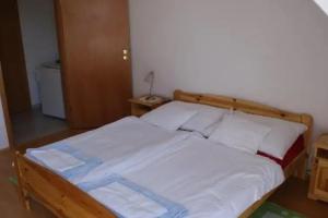 Kek Vendeghaz Family Resort, Gyenesdias