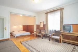 Siraly Hotel, Balatonlelle