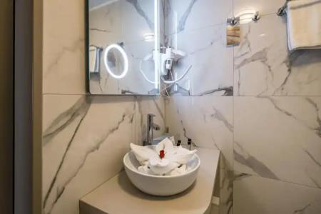 Golden Lake Resort - 36