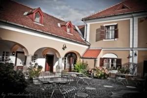 Gombas Kuria Mansion Boutique B&B, Balatonfured