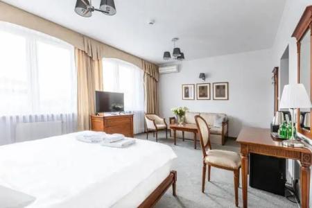 Pod Złotą Różą - 50