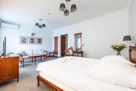 Pod Złotą Różą - 51