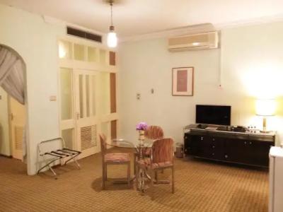 Oriental Palace - 102
