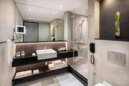 Crowne Plaza Bahrain, an IHG - 8