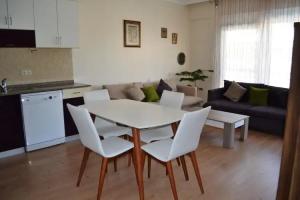 Antalya belek sama river golf apart second floor 2 bedrooms pool view close to center, Belek