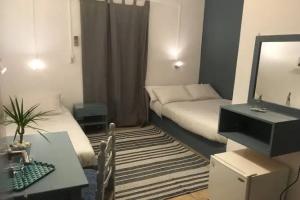 Cristi Rooms, Livadion