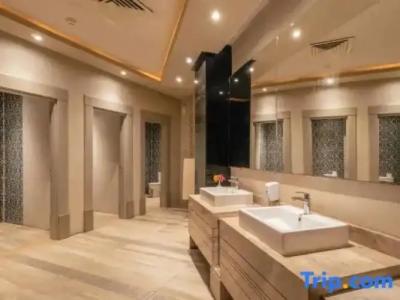 AMC Royal & Spa - 112