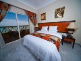 Double Honeymoon Suite
