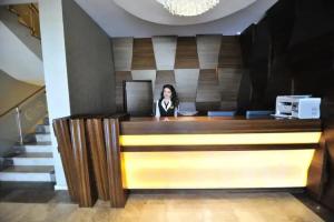 Grand Cenas Hotel, Agri