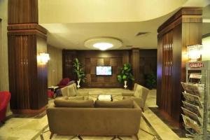 Grand Cenas Hotel, Agri
