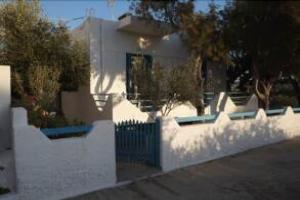 Eleni Apartments, Adamas