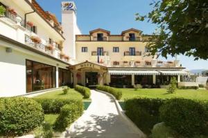 Fashion Hotel, Valmontone
