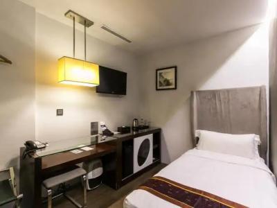 Bliss Singapore - 100