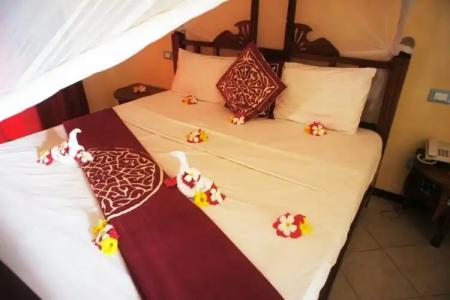 Uroa Bay Beach Resort - 2