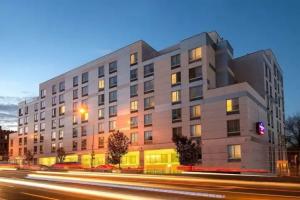 SpringHill Suites by Marriott New York LaGuardia Airport, Queens