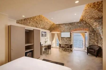 Royal Victoria - 178