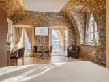 Suite with lake view