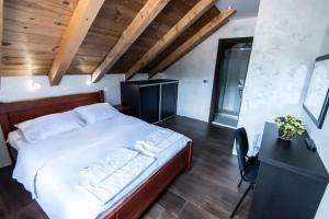 Hotel Enigma, Zabljak