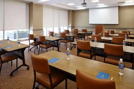 Hyatt House Raleigh North Hills - 18