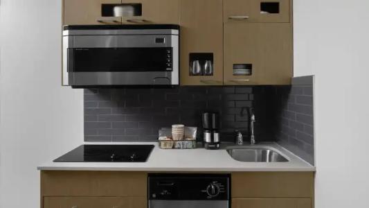 Hyatt House Raleigh North Hills - 42